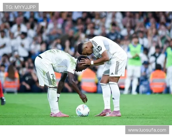 皇马主场鏖战瓦伦西亚巅峰对决再掀西甲冠军悬念 皇马主场鏖战瓦伦西亚巅峰对决再掀西甲冠军悬念