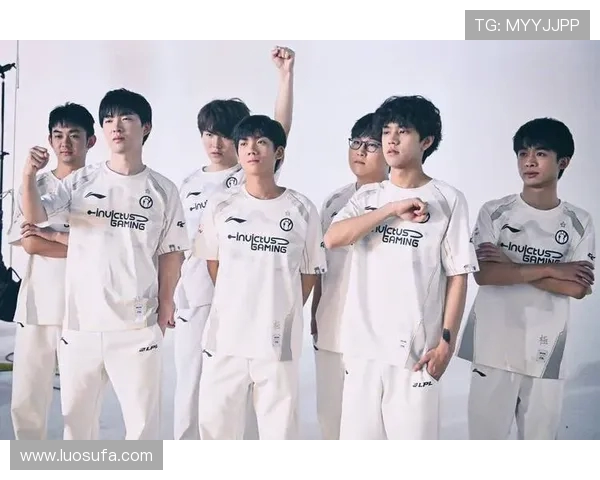 IG战队配合引发热议球迷对战术选择与团队默契展开激烈讨论 IG战队配合引发热议球迷对战术选择与团队默契展开激烈讨论