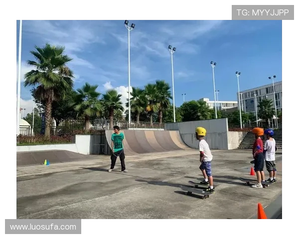 广州滑板队荣登滑板个人能力排行榜第一名展现卓越实力与团队精神 广州滑板队荣登滑板个人能力排行榜第一名展现卓越实力与团队精神