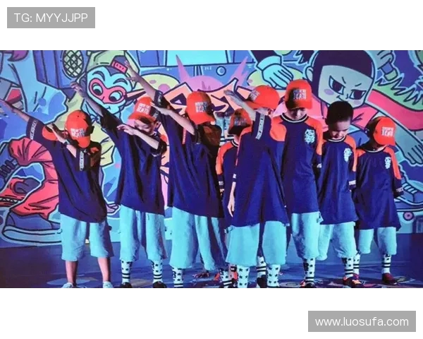 重庆街舞队荣登全国街舞排行榜第十名展现实力与魅力 重庆街舞队荣登全国街舞排行榜第十名展现实力与魅力